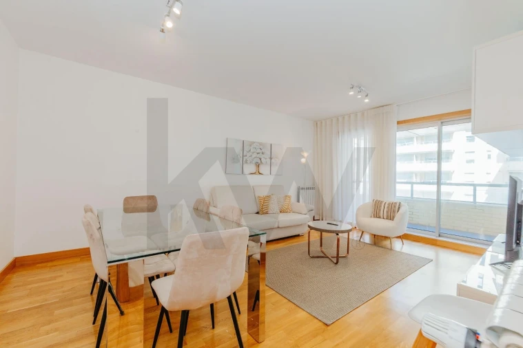 Apartamento T2 para Arrendamento em Lumiar Foto 10