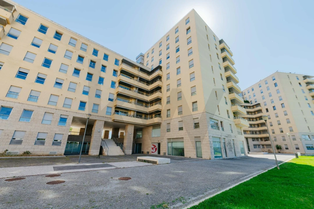 Apartamento T2 para Arrendamento em Lumiar Foto 26