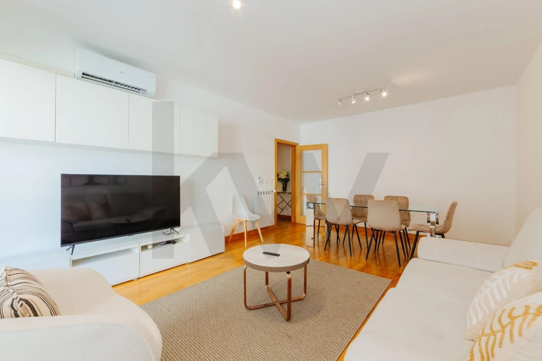 Apartamento T2 para Arrendamento em Lumiar Foto 6