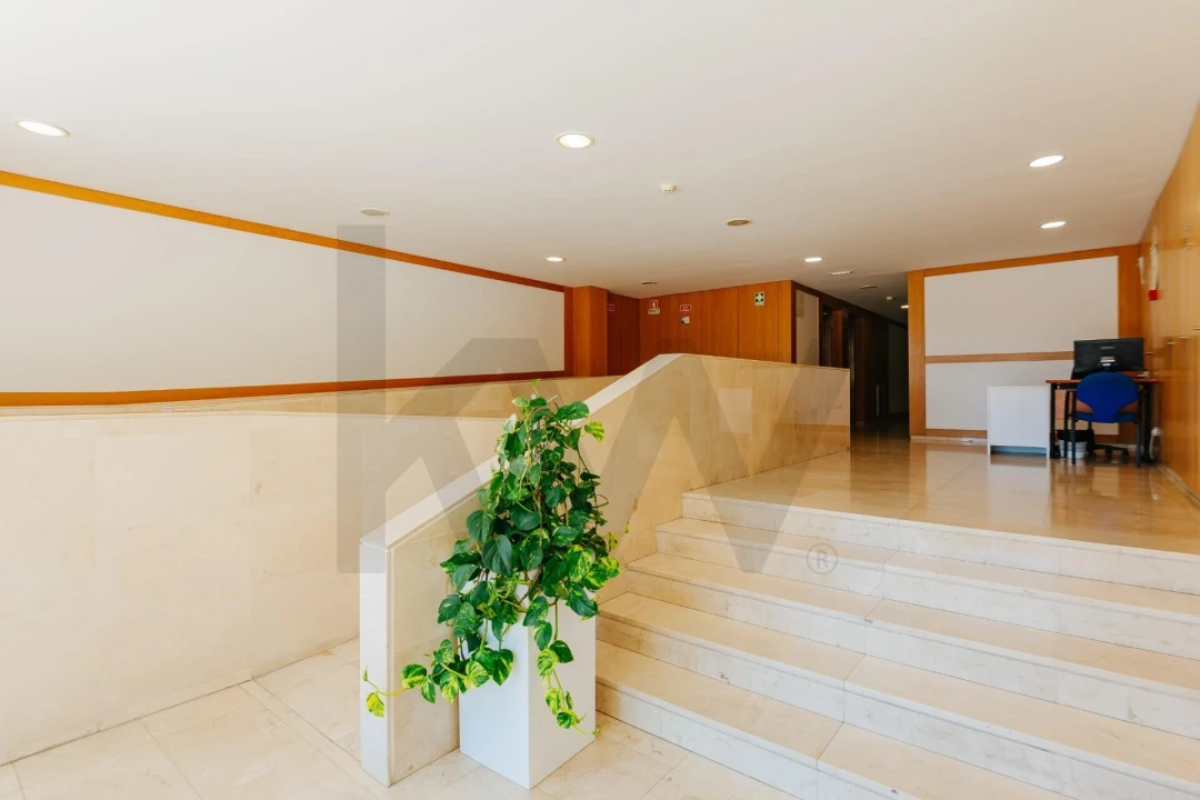 Apartamento T2 para Arrendamento em Lumiar Foto 3