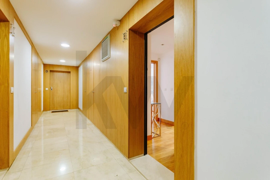 Apartamento T2 para Arrendamento em Lumiar Foto 4