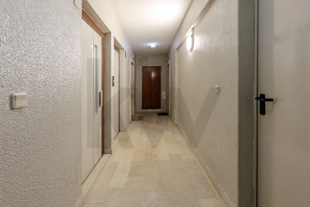 Apartamento T3 para Venda em Algueirão-Mem Martins Foto 21