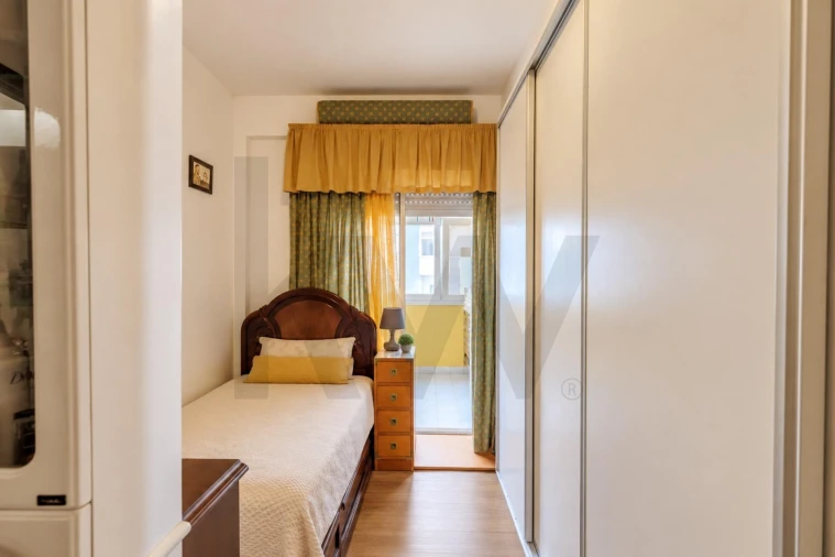 Apartamento T3 para Venda em Algueirão-Mem Martins Foto 14