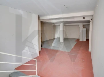 Loja para Venda em Mafamude e Vilar do Paraíso
