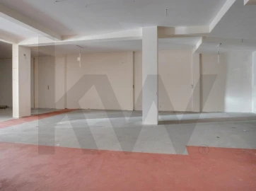 Loja para Venda em Mafamude e Vilar do Paraíso