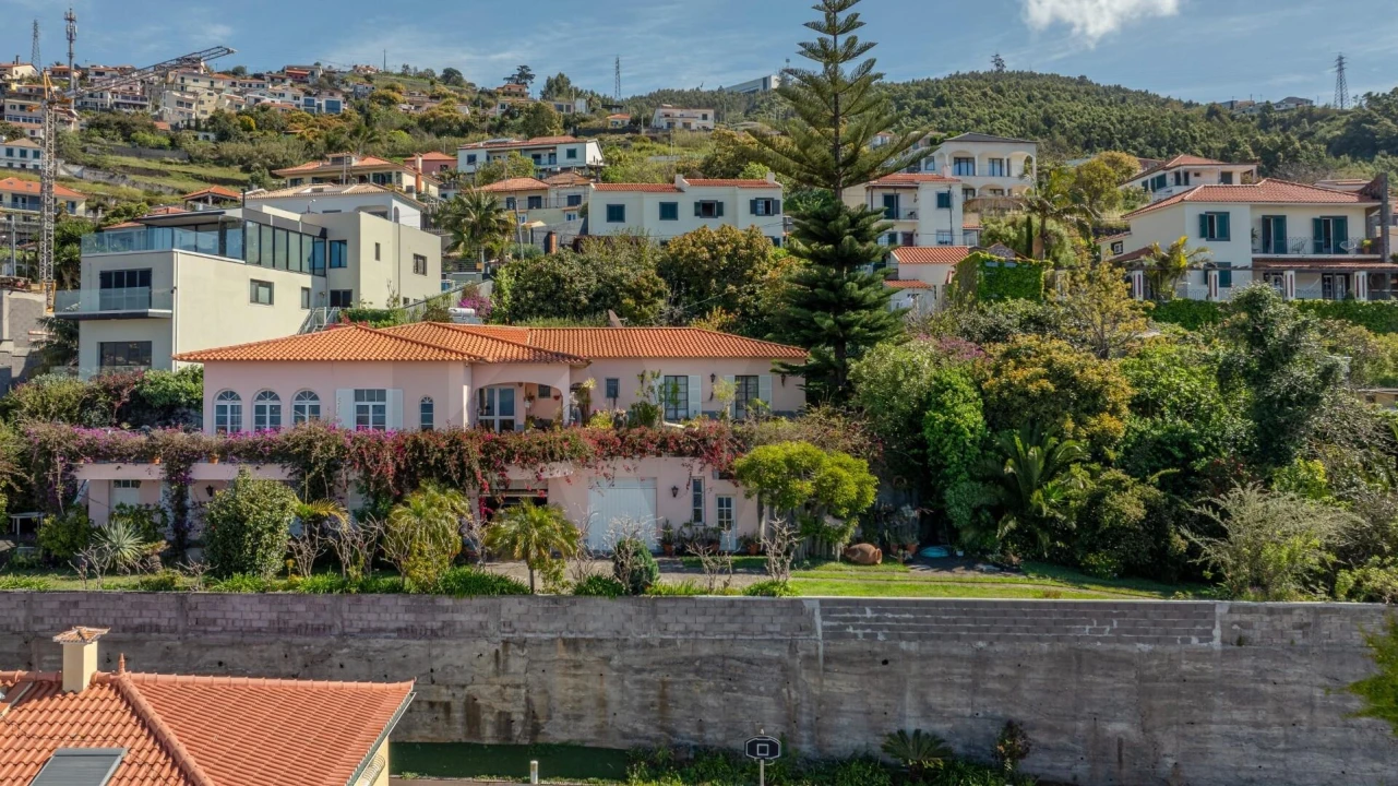 Moradia T3 para Venda em Funchal (Santa Maria Maior) Foto 1