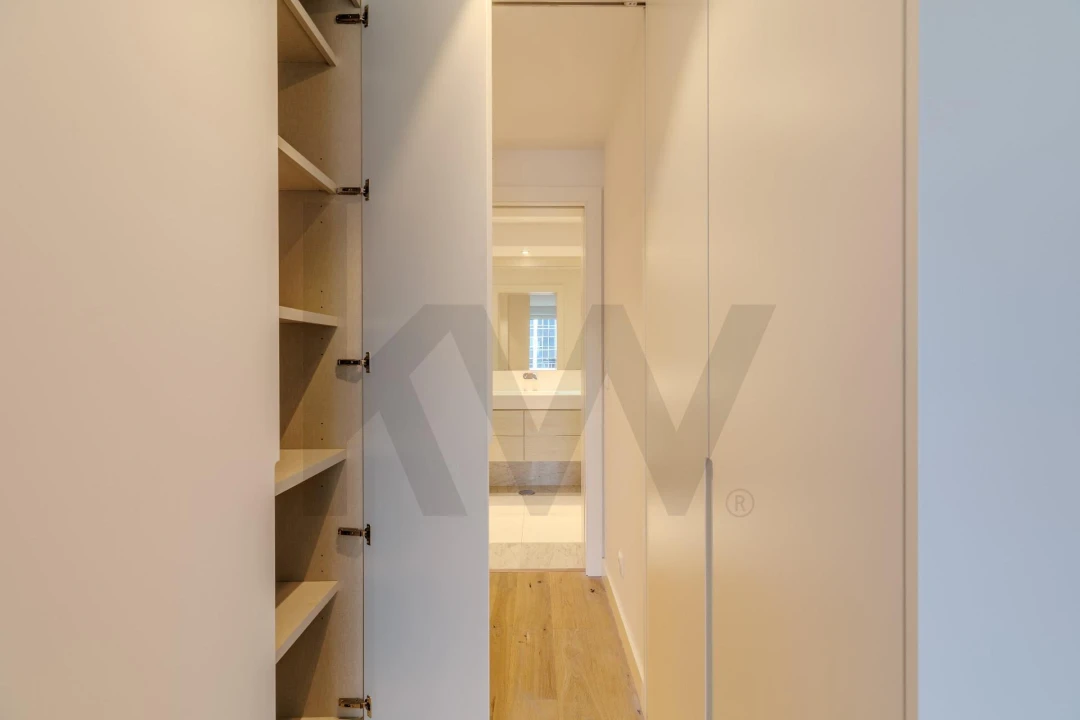 Apartamento T1 para Arrendamento em Campolide Foto 12