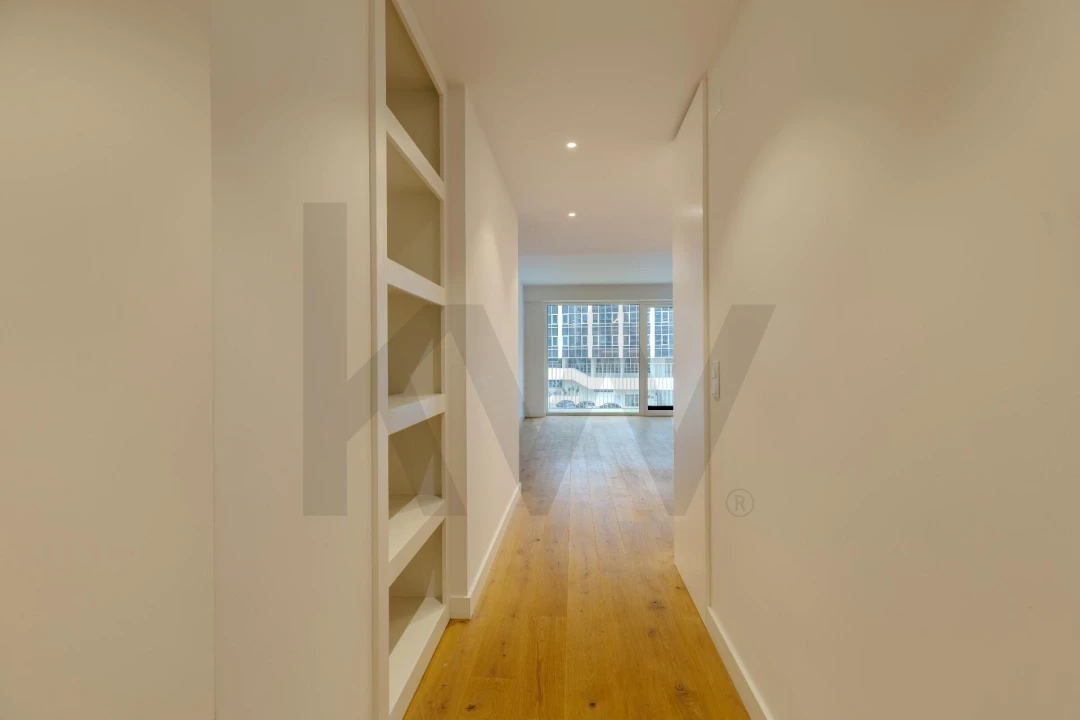 Apartamento T1 para Arrendamento em Campolide Foto 8
