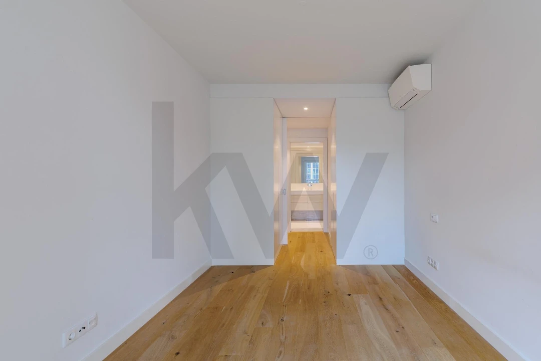 Apartamento T1 para Arrendamento em Campolide Foto 11