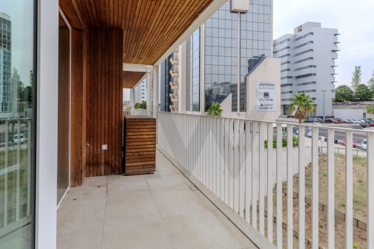 Apartamento T1 para Arrendamento em Campolide Foto 3