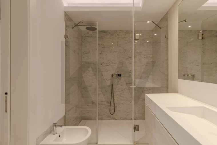 Apartamento T1 para Arrendamento em Campolide Foto 13
