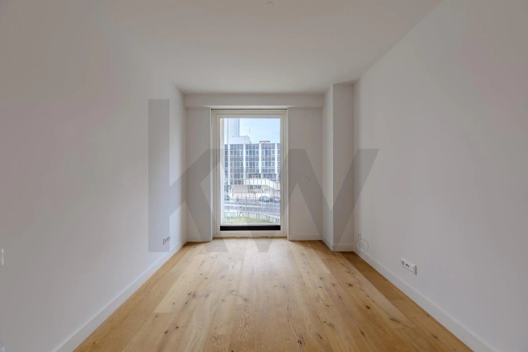 Apartamento T1 para Arrendamento em Campolide Foto 10