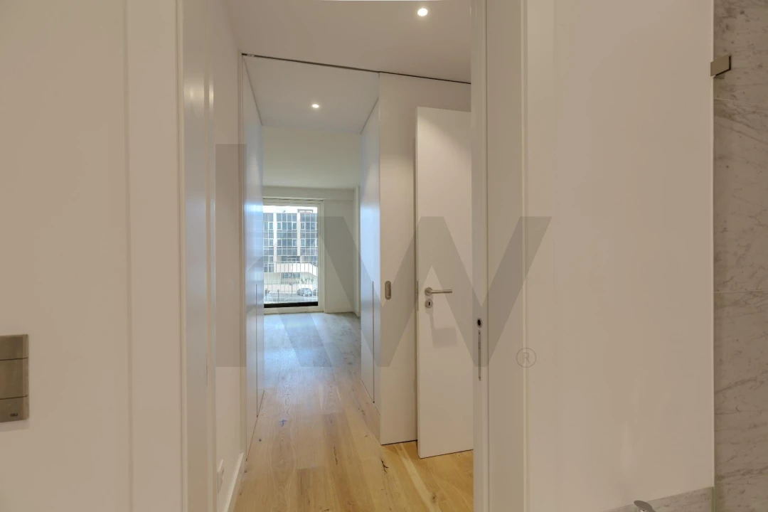 Apartamento T1 para Arrendamento em Campolide Foto 15
