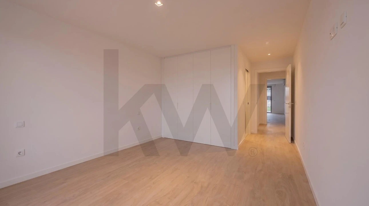 Apartamento T2 para Venda em Carnaxide e Queijas Foto 31