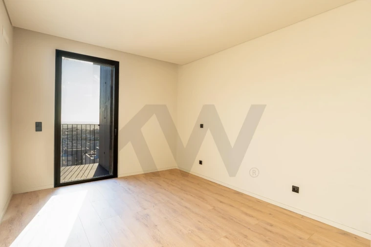 Apartamento T2 para Arrendamento em Vilar de Andorinho Foto 10