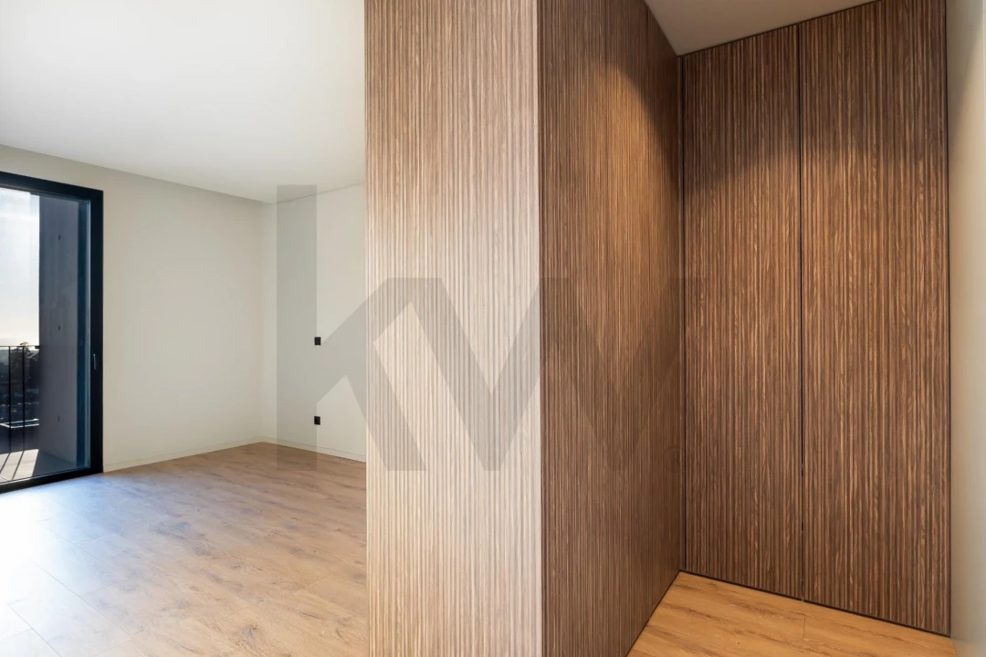 Apartamento T2 para Arrendamento em Vilar de Andorinho Foto 8