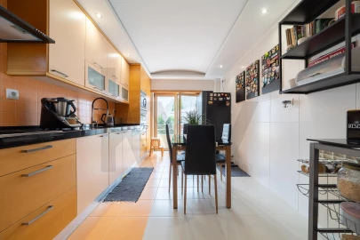 Apartamento T3 para Venda em Santa Maria e São Miguel, São Martinho, São Pedro Penaferrim