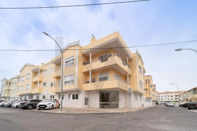 Apartamento T3 para Venda em Santa Maria e São Miguel, São Martinho, São Pedro Penaferrim