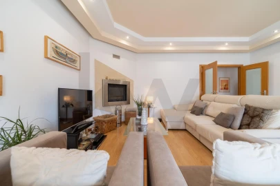 Apartamento T3 para Venda em Santa Maria e São Miguel, São Martinho, São Pedro Penaferrim