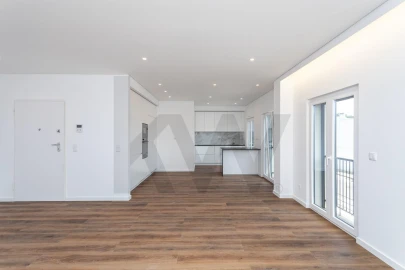 Apartamento T3 para Venda em Ramada e Caneças