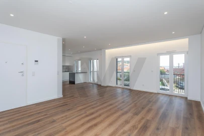 Apartamento T3 para Venda em Ramada e Caneças