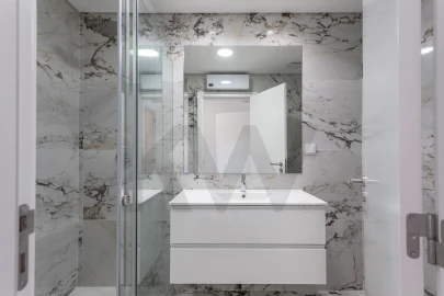 Apartamento T3 para Venda em Ramada e Caneças