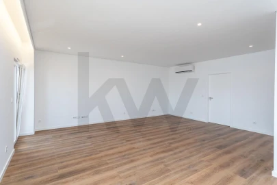 Apartamento T3 para Venda em Ramada e Caneças