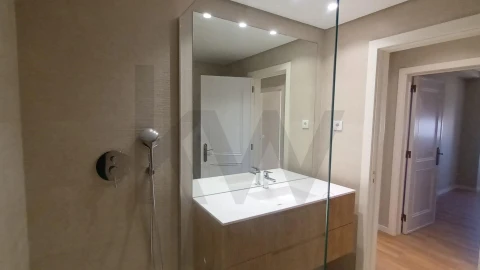 Apartamento T2 para Arrendamento em São Domingos de Benfica