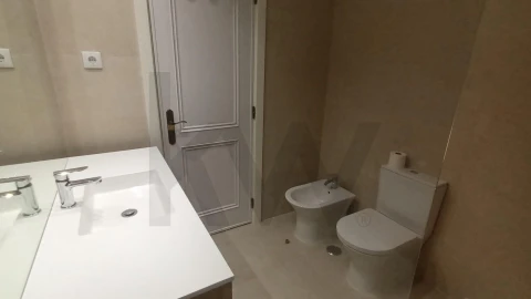 Apartamento T2 para Arrendamento em São Domingos de Benfica