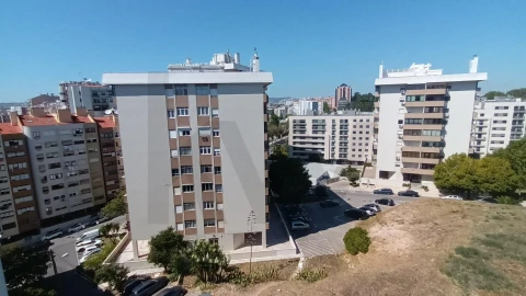 Apartamento T2 para Arrendamento em São Domingos de Benfica