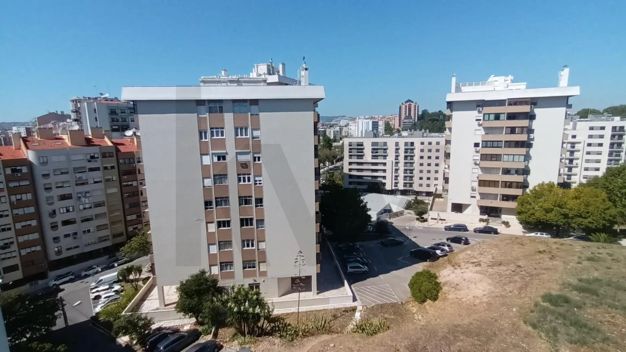 Apartamento T2 para Arrendamento em São Domingos de Benfica Foto 24