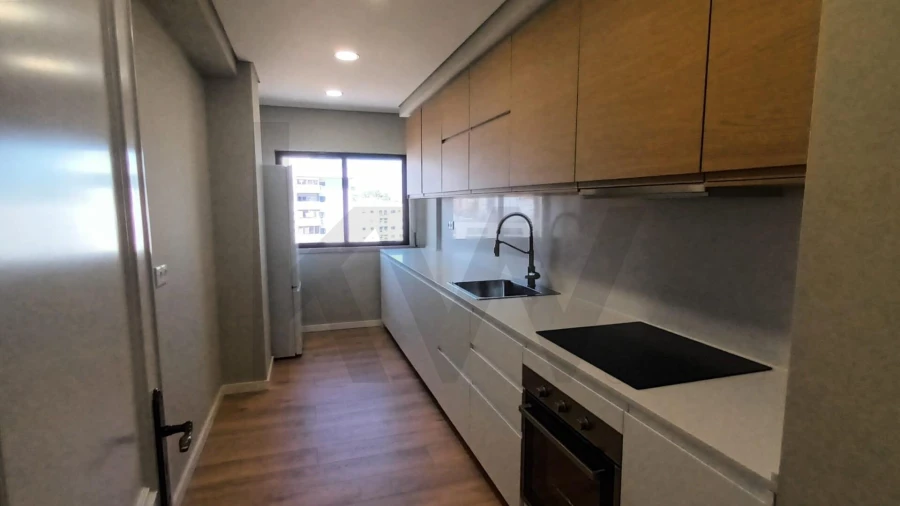 Apartamento T2 para Arrendamento em São Domingos de Benfica Foto 2