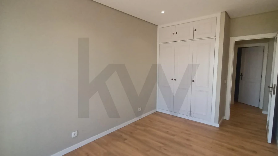 Apartamento T2 para Arrendamento em São Domingos de Benfica Foto 10