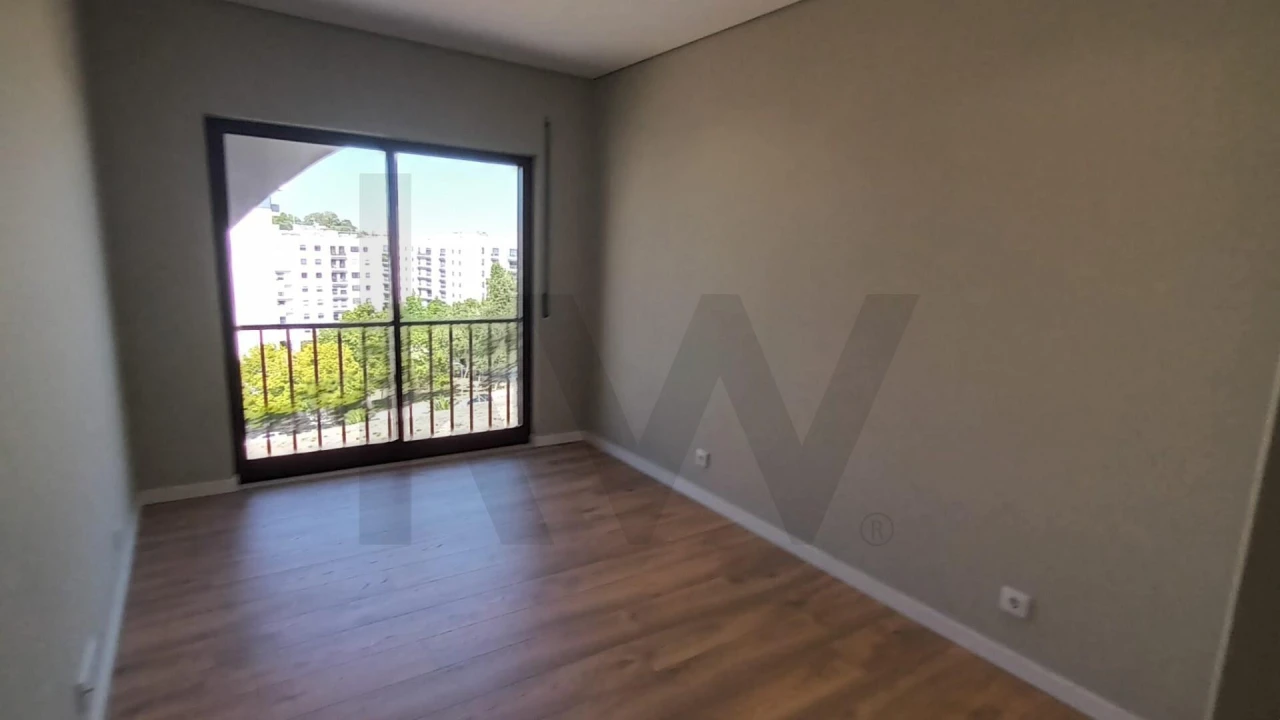 Apartamento T2 para Arrendamento em São Domingos de Benfica Foto 11