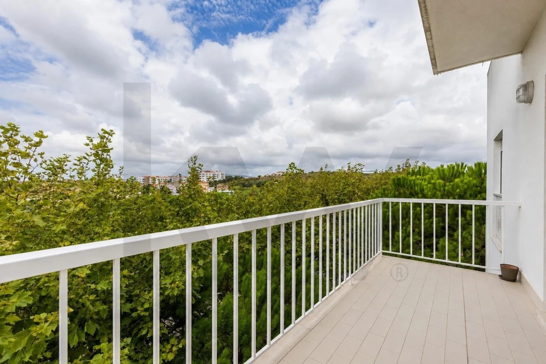 Apartamento T3 para Arrendamento em Porto Salvo Foto 25