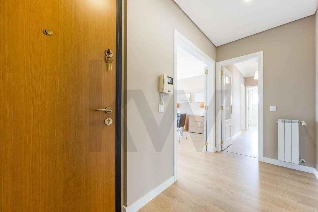 Apartamento T3 para Arrendamento em Porto Salvo Foto 6