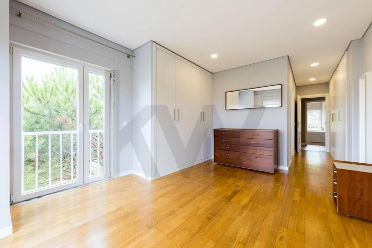 Apartamento T3 para Arrendamento em Porto Salvo Foto 12