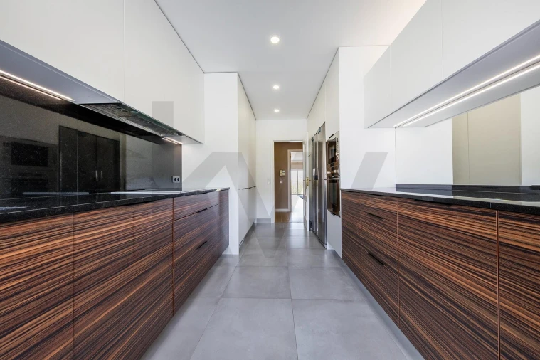 Apartamento T3 para Arrendamento em Porto Salvo Foto 20