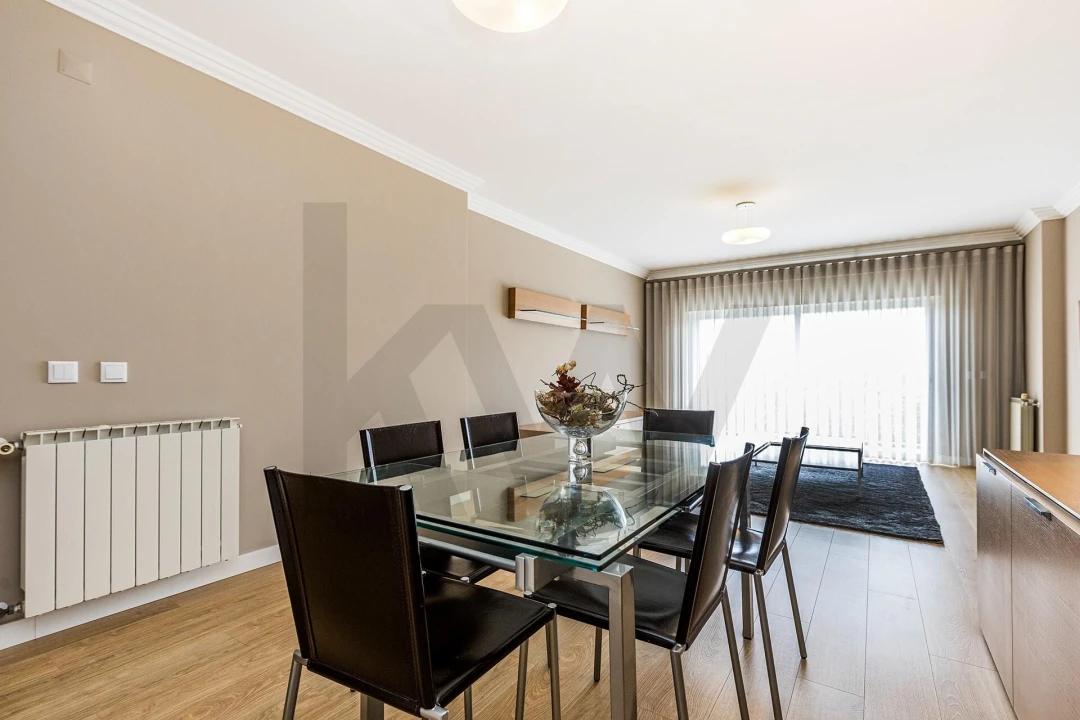 Apartamento T3 para Arrendamento em Porto Salvo Foto 4