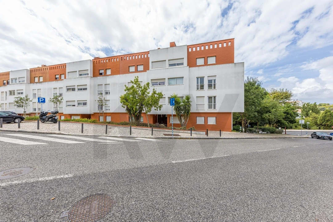 Apartamento T3 para Arrendamento em Porto Salvo Foto 30