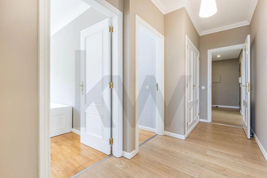 Apartamento T3 para Arrendamento em Porto Salvo Foto 9