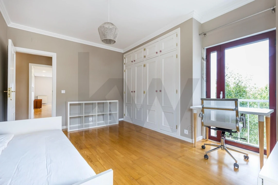 Apartamento T3 para Arrendamento em Porto Salvo Foto 14