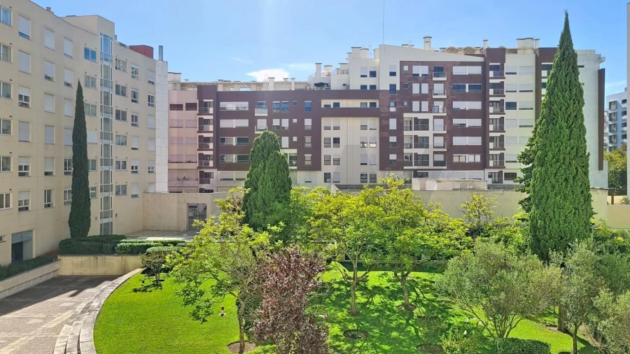 Apartamento T4 para Venda em Parque das Nações Foto 17