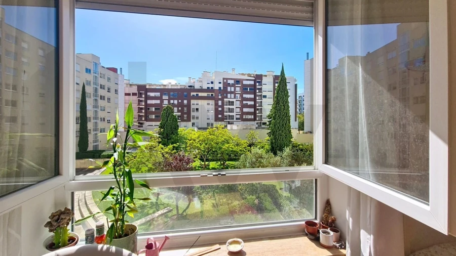Apartamento T4 para Venda em Parque das Nações Foto 16