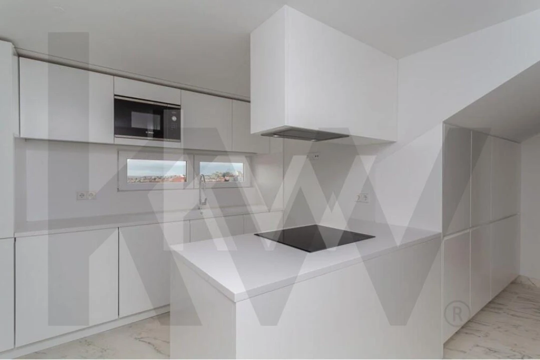 Apartamento T2 para Arrendamento em Areeiro Foto 9