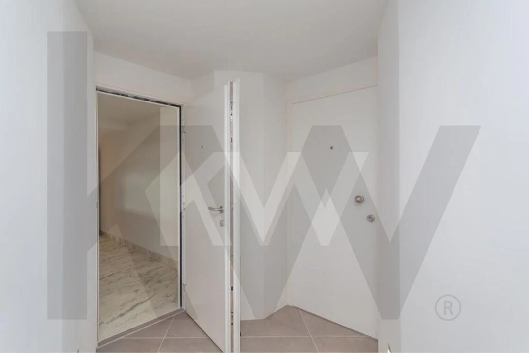 Apartamento T2 para Arrendamento em Areeiro Foto 29