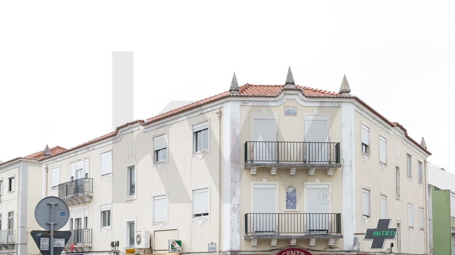 Prédio para Venda em Rio de Mouro