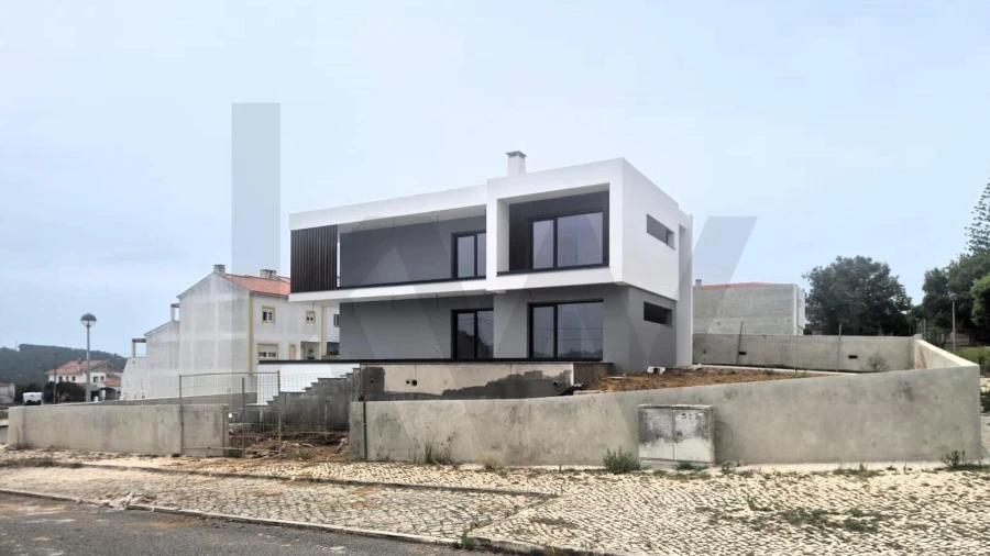 Moradia T4 para Venda em Santo Isidoro