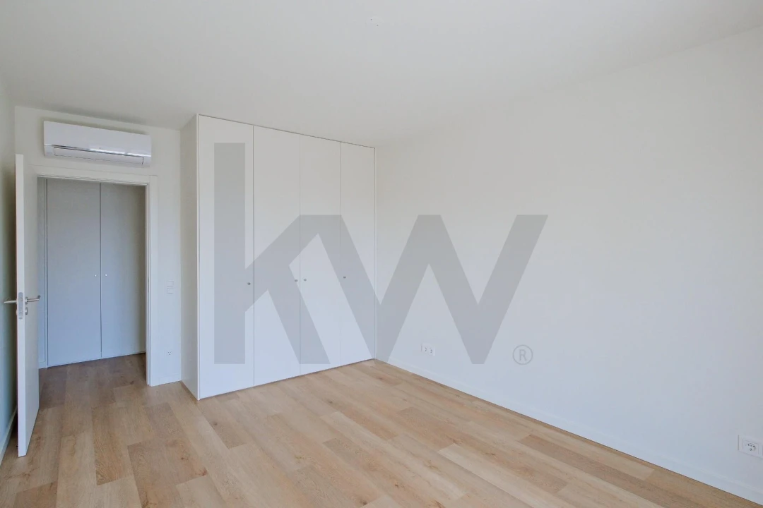 Apartamento T3 para Arrendamento em Algés, Linda-A-Velha e Cruz Quebrada-Dafundo Foto 12