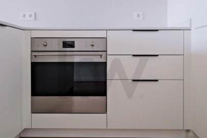 Apartamento T3 para Arrendamento em Algés, Linda-A-Velha e Cruz Quebrada-Dafundo